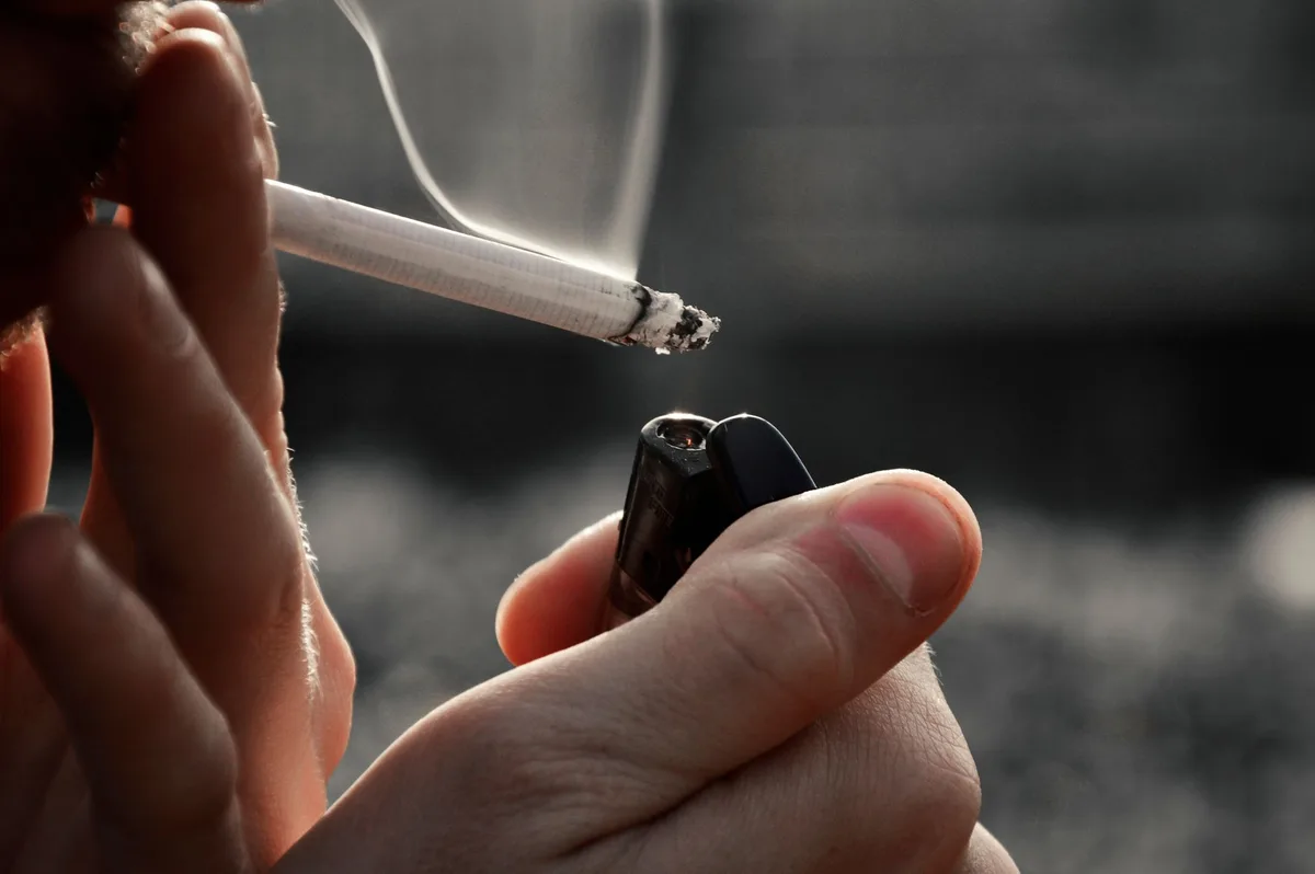 Facteurs de mode de vie augmentant le stress oxydatif : pollution, tabac, exposition solaire