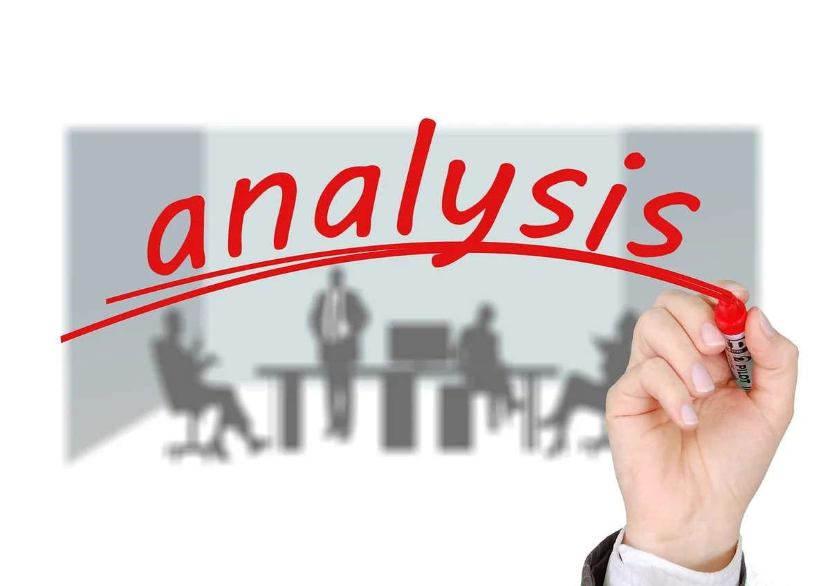Analyse de lot et certificat de conformité posés sur une table
